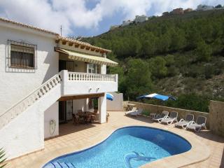 Villa in Moraira with Sea Views & Private Pool - 4