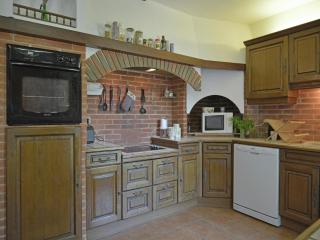 Villa in Le Boulou with Scenic Hilltop Views - 7