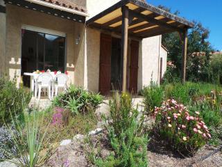 Villa in Le Boulou with Scenic Hilltop Views - 5