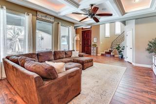 1 Mi to Vackar Stadium Roomy Retreat with Pool - Edinburg - 4