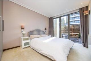 Spacious, Canal-Side, 3bed flat - 6