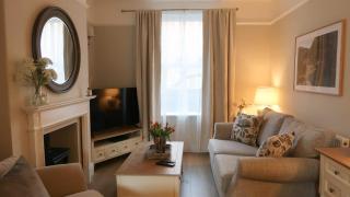 Luxury living outside the city walls - sleeps six! - 2