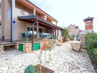 Holiday Home Mandre near Stunning Beaches - 8