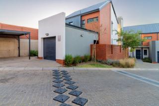 AlimamaSpacesThe Mansons Cascades Villa - Midrand - 2