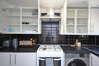 4 Bedroom House Close to Forest Gate Station - Londra - 9