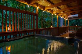 Woodside Retreat - 1