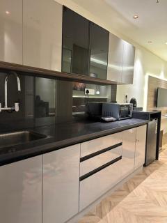 Easy Stayz - Comfy stays in Greater Noida near Expo Mart - 2