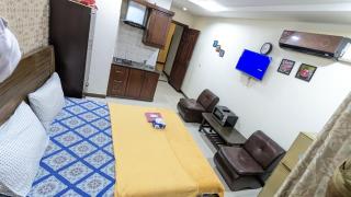 Crystal Comfort Studio - 8