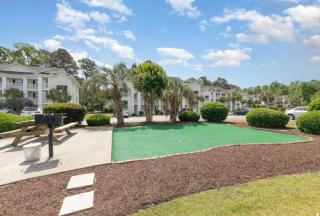 Stylish Stay-Golf & Water Views - 4