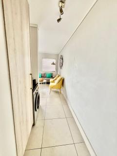 Luxe Waters Edge apt next to Canal Walk - 5