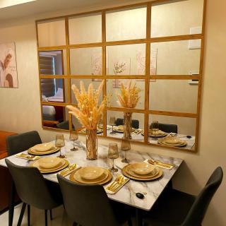 Cozy Modernistic 1 BR Uptown BGC - Manila - 9