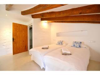 Villa in Búger with Pool and Scenic Views - 2