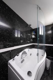 Exclusive villa with swimming pool in Voula - 3