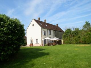 Holiday Home in Diges with Garden & Cycling - Sauilly - 0