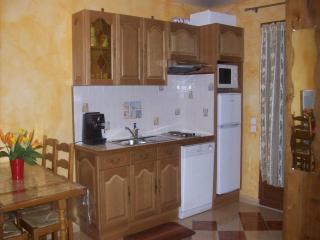 Cottage in Vaires-sur-Marne by Forest Lake - 2