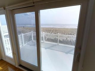 Beautful Brant Beach Ocean Front Contemporary With Sweeping Views Of The Atlantic Ocean Direct Access To The Beach 14019 - 1