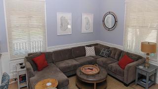 Breezes On Broad - 1