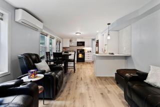 Beaverton Retreat Huge Backyard - 3