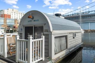 Nauti and Nice The Love Shack - 8