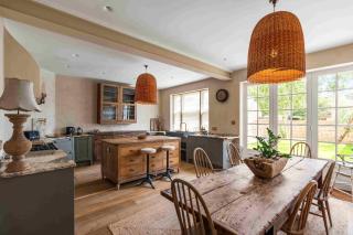 Sanctuary House with Parking By My Getaways - Shoreham-by-Sea - 0