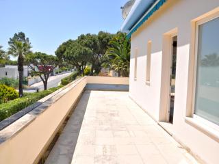 Villa in Vilamoura with Private Pool & BBQ - 2
