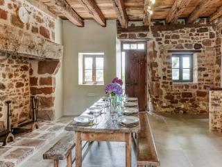Tranquil holiday home with private pool - 7
