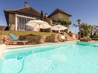 Villa with Pool in Corrèze - Saint-Bonnet-la-Rivière - 0