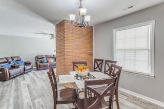 4 Mi to Loris Nature Park Family Home with Yard - - 5