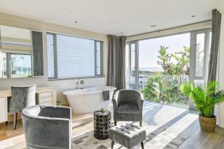 GND Properties Luxury Holiday Home - Summerstrand - 6
