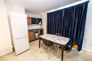 Peaceful Penthouse with Country Views - by HostMT - 1