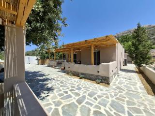 YERODABELO Traditional Family Mansion - 3