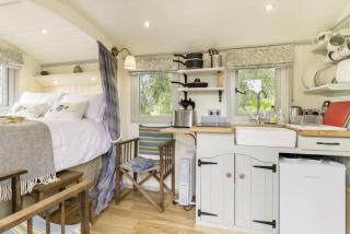 Badger Hut - 3