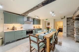 14th Century Retreat - 8