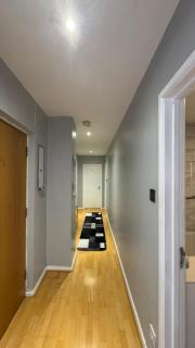 Escape Haven Sleeps 4 in Croydon - Croydon - 3