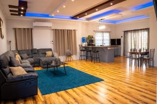 Modern and Stylish Apartment - Courida Park - 0