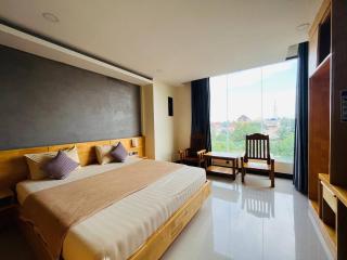 NOEK Hotel - - 0