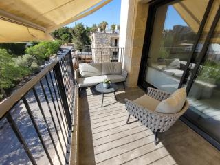 Gorgeous German Colony Apartment with Amazing View - Jerusalem - 7