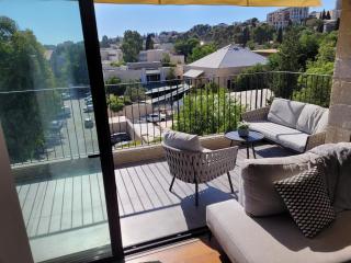 Gorgeous German Colony Apartment with Amazing View - Jerusalem - 8