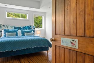 Boutique Lakeview Escape 4BR Pool Fire Pit - 8