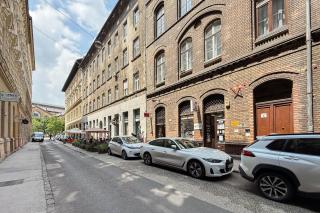 Central - Colourful - Cozy - 3