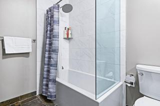 Mountain Getaway in Canmore - Sleeps 6 - Pool & Hottub - Canmore - 3