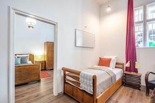 Superb Location - Classic Design - 9