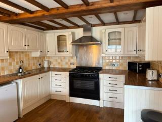 The Clock Tower Apartment - Scarborough - 7