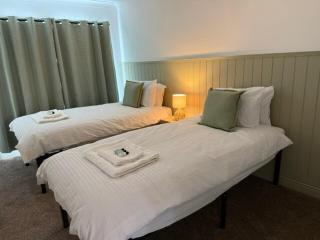 The Clock Tower Apartment - Scarborough - 5