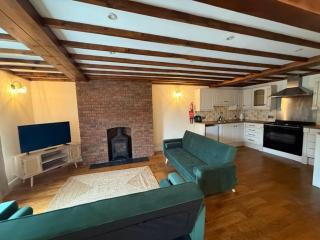 The Clock Tower Apartment - Scarborough - 1