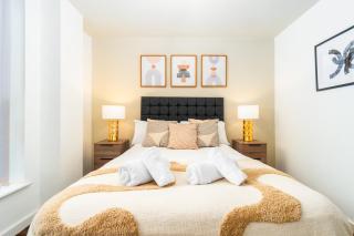Cosy 2 Bedroom New Build Apartment in Digbeth, Birmingham City Centre - En-Suite & FREE Street Parking - Smart TV's on each Bedroom Wall - Birmingham - 2