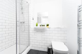 Cosy 2 Bedroom New Build Apartment in Digbeth, Birmingham City Centre - En-Suite & FREE Street Parking - Smart TV's on each Bedroom Wall - Birmingham - 1
