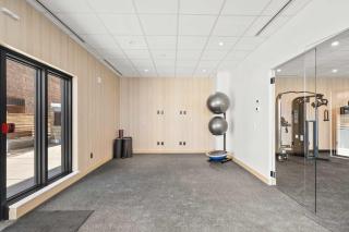 Driftwood Heights DT Gym City Views - Calgary - 3