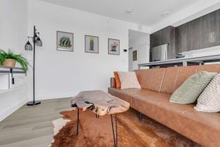 The Cowboy Downtown Calgary Central Condo - 9