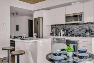 Summit Stay Luxe Skyline Views Pool Parking - Calgary - 6